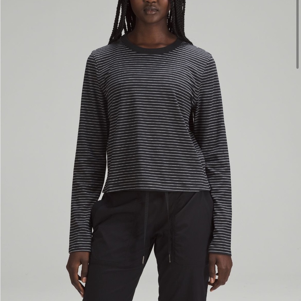 Lululemon classic fit bottom blend long sleeve new with tag